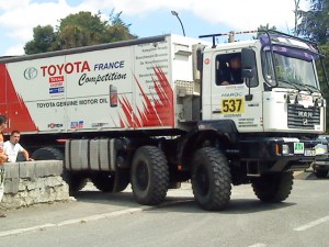 j-claude et le camion du dakar