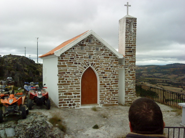 visite d'une petite chapelle très haut perchée
