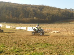 Seb viens de doubler 20 quads suite a un bouchon, et roule a son rythme