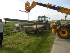 maurice les acheminent sur le chantier à 400 mètres de là