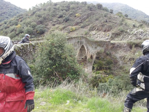 un pont romain sur une voie romaine