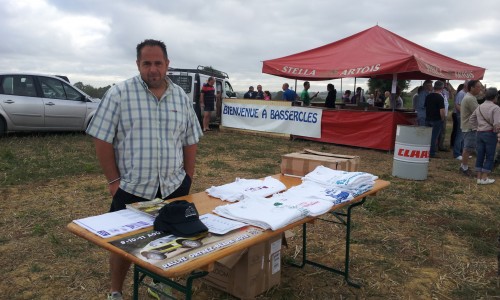 Stéphane est opérationnel près de la buvette