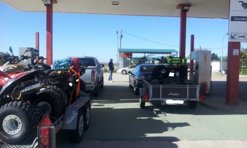 ravitaillement en carburant sur l'autoroute