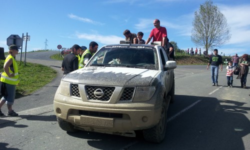 fin du rallye, l'organisation commence le nettoyage.