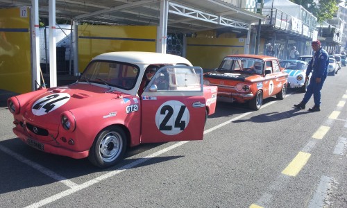 une trabant ! bicylindre 2 temps de 652cc