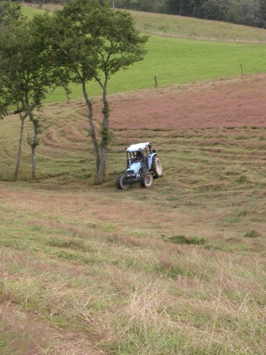 un agriculteur heureux